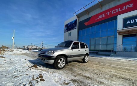 Chevrolet Niva I рестайлинг, 2004 год, 370 000 рублей, 1 фотография