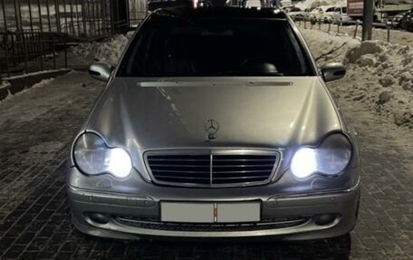 Mercedes-Benz C-Класс, 2001 год, 560 000 рублей, 1 фотография