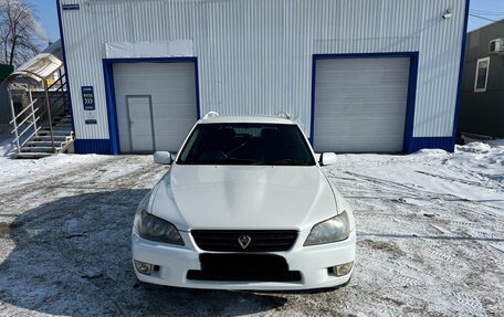 Toyota Altezza, 2002 год, 690 000 рублей, 2 фотография