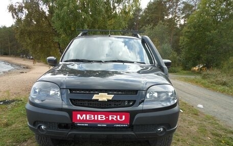 Chevrolet Niva I рестайлинг, 2017 год, 900 000 рублей, 4 фотография