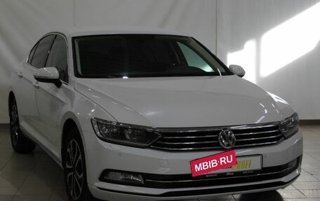 Volkswagen Passat B8 рестайлинг, 2018 год, 2 334 000 рублей, 3 фотография
