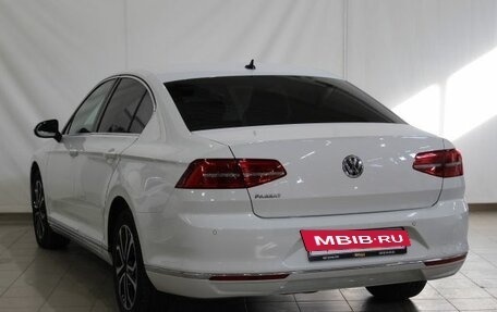 Volkswagen Passat B8 рестайлинг, 2018 год, 2 334 000 рублей, 7 фотография