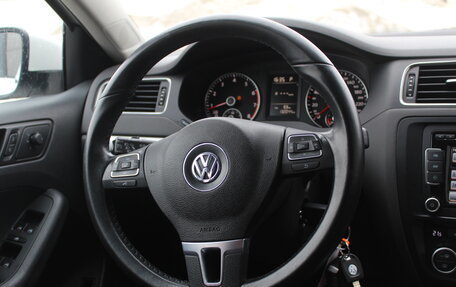 Volkswagen Jetta VI, 2013 год, 1 108 000 рублей, 13 фотография