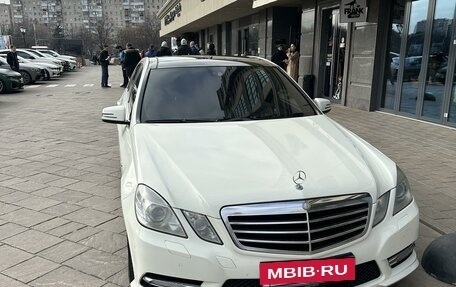 Mercedes-Benz E-Класс, 2012 год, 1 850 000 рублей, 2 фотография