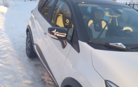 Renault Kaptur I рестайлинг, 2019 год, 1 850 000 рублей, 4 фотография