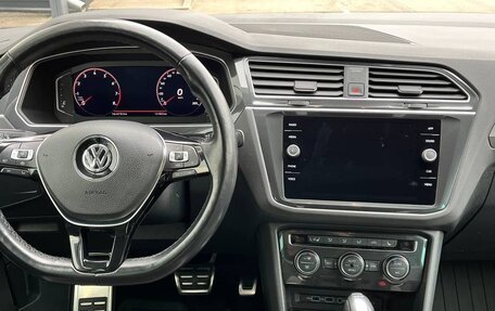 Volkswagen Tiguan II, 2019 год, 2 890 000 рублей, 17 фотография