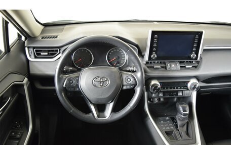Toyota RAV4, 2019 год, 3 335 000 рублей, 16 фотография