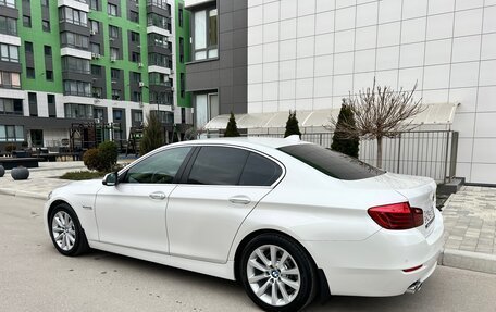 BMW 5 серия, 2016 год, 2 400 000 рублей, 3 фотография