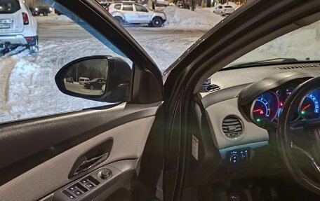 Chevrolet Cruze II, 2010 год, 730 000 рублей, 16 фотография