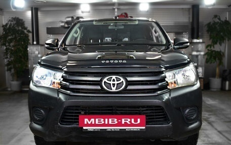 Toyota Hilux VIII, 2018 год, 2 888 000 рублей, 2 фотография