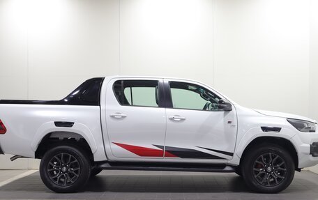 Toyota Hilux VIII, 2023 год, 7 900 000 рублей, 4 фотография
