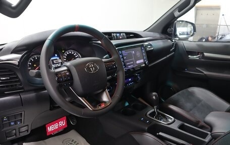 Toyota Hilux VIII, 2023 год, 7 900 000 рублей, 18 фотография