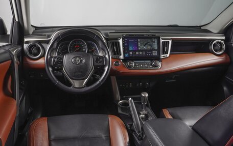 Toyota RAV4, 2015 год, 2 780 000 рублей, 6 фотография