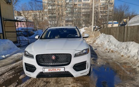 Jaguar F-Pace, 2018 год, 3 600 000 рублей, 10 фотография