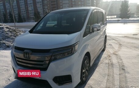 Honda Stepwgn IV, 2018 год, 2 600 000 рублей, 2 фотография