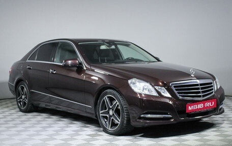 Mercedes-Benz E-Класс, 2011 год, 1 800 000 рублей, 3 фотография