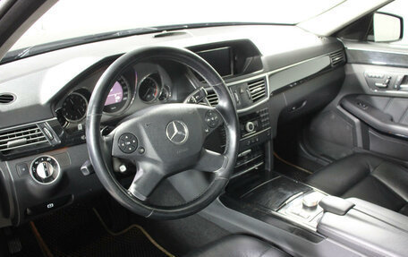 Mercedes-Benz E-Класс, 2011 год, 1 800 000 рублей, 14 фотография