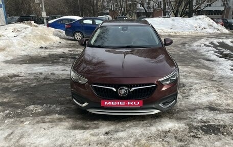 Buick Regal VI, 2018 год, 2 700 000 рублей, 2 фотография