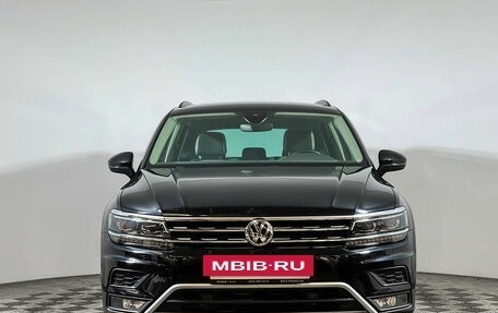 Volkswagen Tiguan II, 2019 год, 3 048 000 рублей, 2 фотография