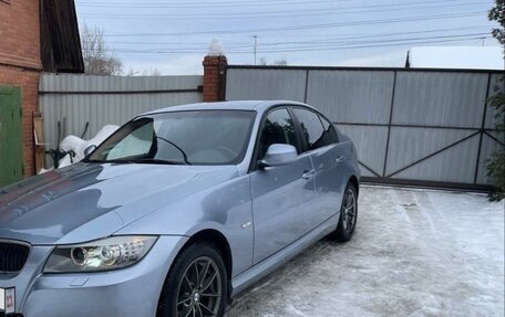 BMW 3 серия, 2011 год, 900 000 рублей, 4 фотография