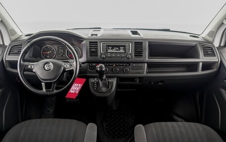 Volkswagen Caravelle T6 рестайлинг, 2018 год, 4 400 000 рублей, 5 фотография