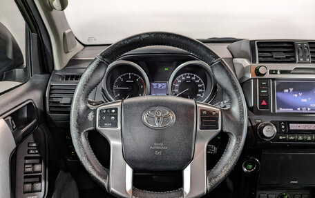 Toyota Land Cruiser Prado 150 рестайлинг 2, 2016 год, 4 300 000 рублей, 19 фотография