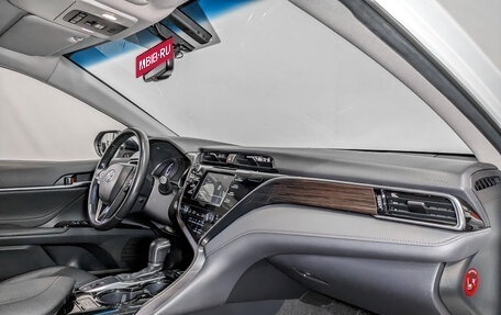 Toyota Camry, 2019 год, 2 890 000 рублей, 4 фотография