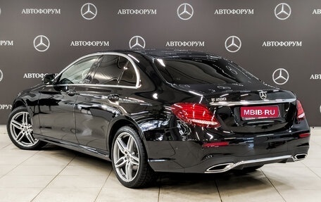 Mercedes-Benz E-Класс, 2019 год, 3 720 000 рублей, 3 фотография