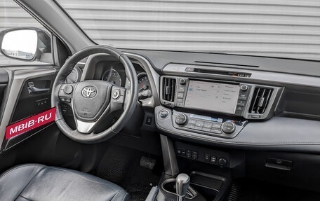 Toyota RAV4, 2018 год, 2 680 000 рублей, 13 фотография