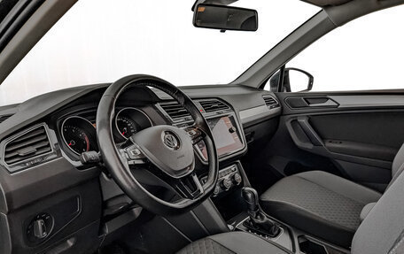 Volkswagen Tiguan II, 2020 год, 2 475 000 рублей, 4 фотография