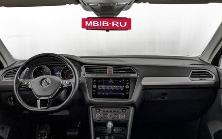 Volkswagen Tiguan II, 2020 год, 2 475 000 рублей, 17 фотография