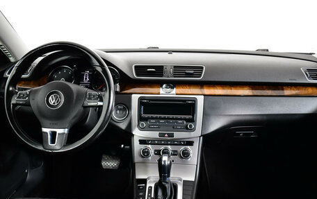 Volkswagen Passat B7, 2012 год, 1 335 000 рублей, 12 фотография