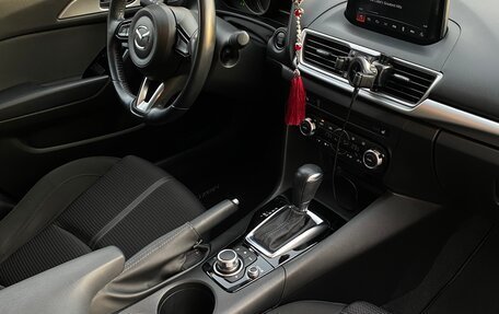 Mazda 3, 2017 год, 1 850 000 рублей, 11 фотография