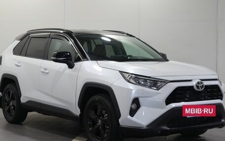 Toyota RAV4, 2021 год, 3 990 000 рублей, 3 фотография