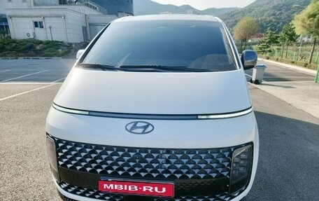 Hyundai Staria, 2021 год, 4 200 000 рублей, 1 фотография