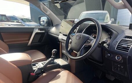 Toyota Land Cruiser Prado 150 рестайлинг 2, 2019 год, 3 780 000 рублей, 14 фотография