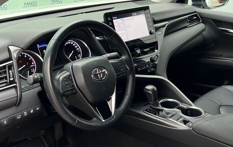 Toyota Camry, 2021 год, 3 395 000 рублей, 16 фотография