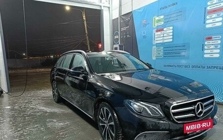 Mercedes-Benz E-Класс, 2019 год, 5 100 000 рублей, 3 фотография