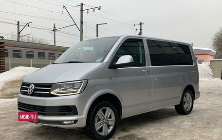 Volkswagen Caravelle T6 рестайлинг, 2015 год, 2 820 000 рублей, 8 фотография