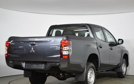 Mitsubishi L200 IV рестайлинг, 2022 год, 5 000 000 рублей, 4 фотография