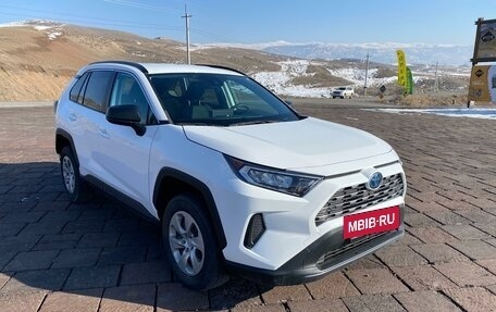 Toyota RAV4, 2021 год, 1 930 000 рублей, 16 фотография