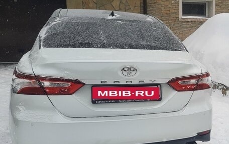 Toyota Camry, 2018 год, 2 850 000 рублей, 3 фотография