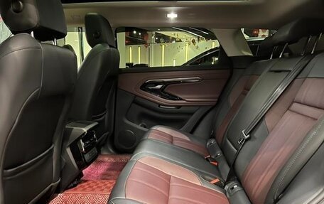 Land Rover Range Rover Evoque II, 2021 год, 4 400 000 рублей, 5 фотография