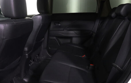Mitsubishi Outlander III рестайлинг 3, 2014 год, 1 868 000 рублей, 12 фотография