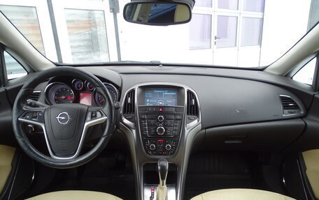 Opel Astra J, 2011 год, 780 000 рублей, 11 фотография