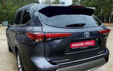 Toyota Highlander, 2021 год, 6 400 000 рублей, 4 фотография