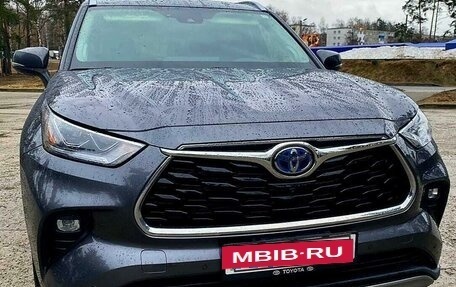Toyota Highlander, 2021 год, 6 400 000 рублей, 5 фотография