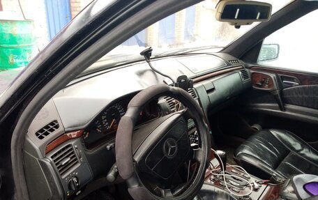 Mercedes-Benz E-Класс, 1996 год, 320 000 рублей, 6 фотография