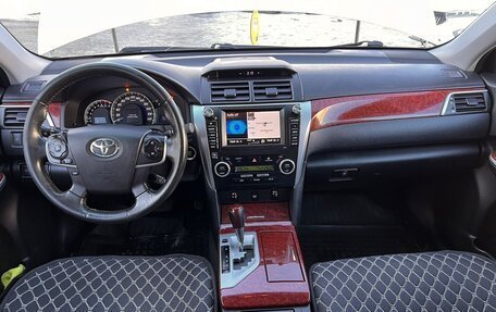 Toyota Camry, 2014 год, 1 950 000 рублей, 10 фотография