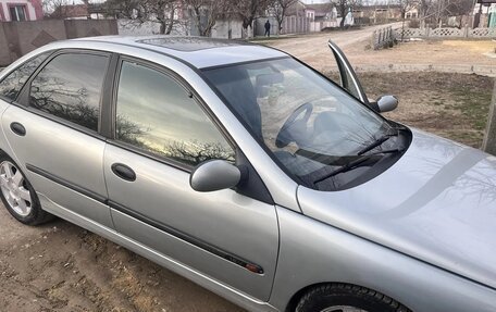 Renault Laguna II, 2000 год, 300 000 рублей, 2 фотография